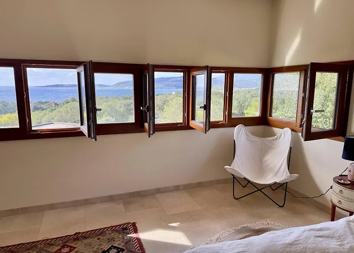 D'architecte A Abbartello, Vue Et Acces * Olmeto (Corsica)