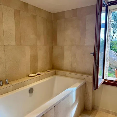 D'architecte à Abbartello, Vue Et Accès