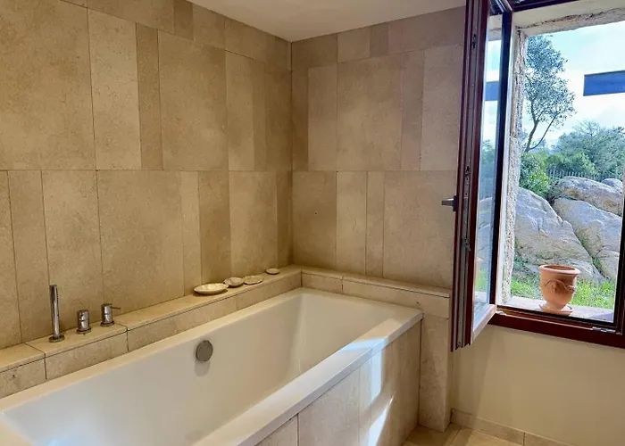 D'architecte A Abbartello, Vue Et Acces * Olmeto